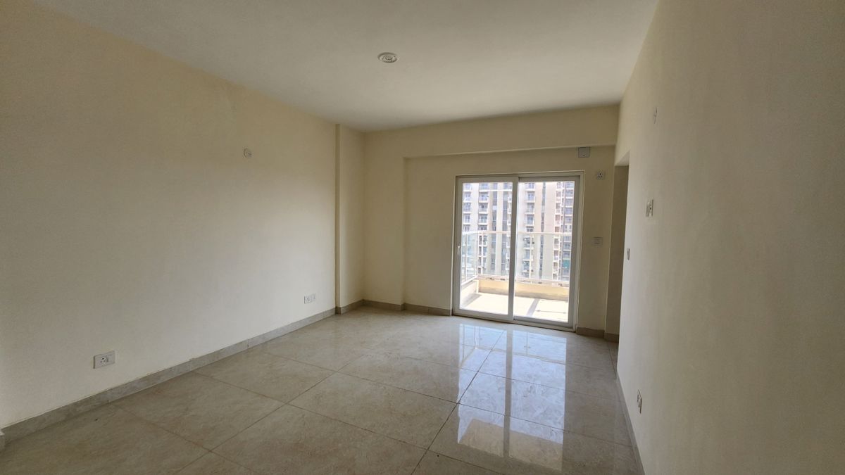 2 BHK for rent in Sohna Sector 33, Gurugram — furnished — 583 sq.ft — Breez Global Heights