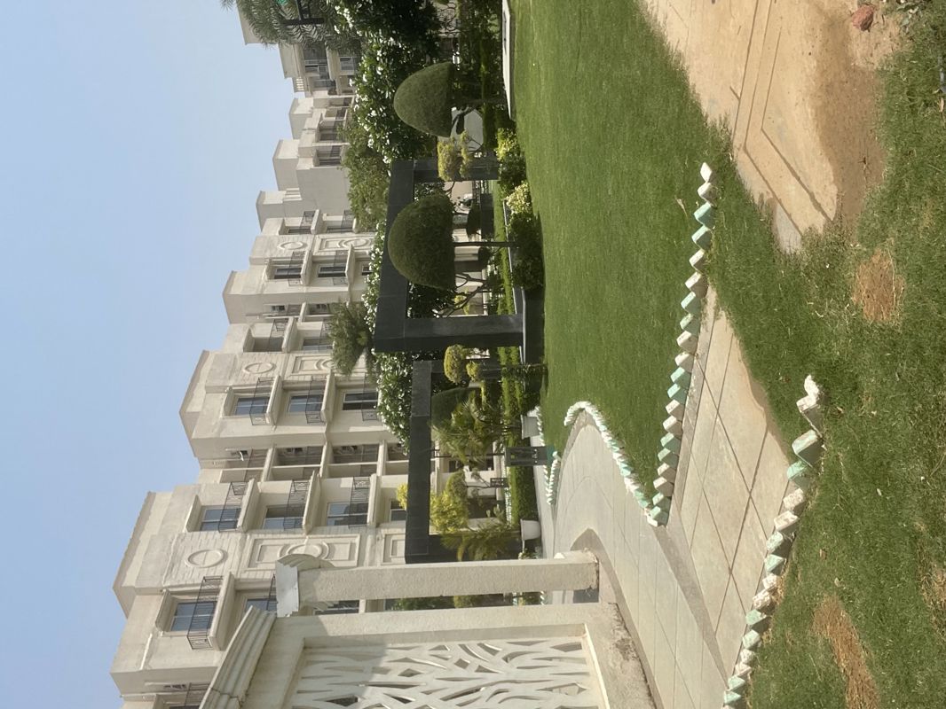 2 BHK for rent in Sohna Sector 36, Gurugram — semi-furnished — 865 sq.ft — Signature Global Park