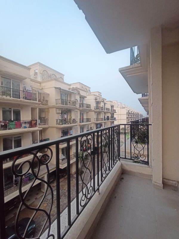 2 BHK for rent in Sohna Sector 36, Gurugram — semi-furnished — 745 sq.ft — Signature Global Park