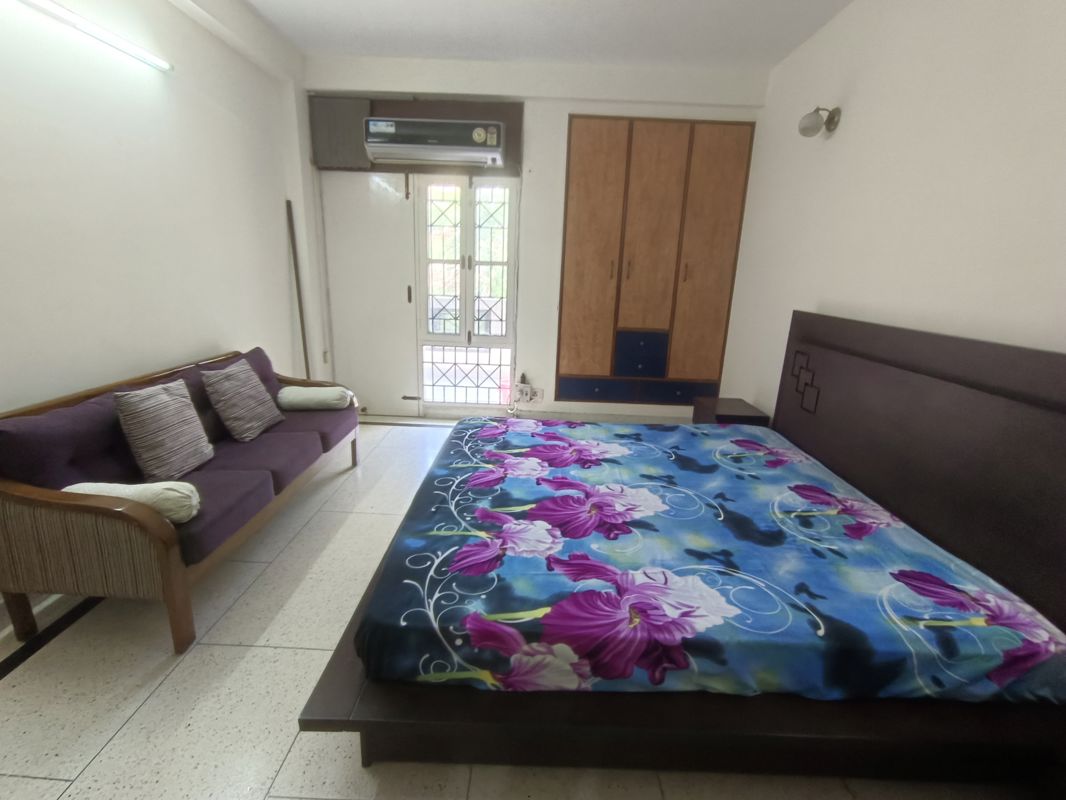 2 BHK for rent in South City 1, Gurugram — furnished — 1700 sq.ft — Unitech South City 1