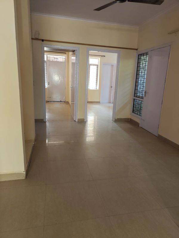 2 BHK for rent in South City 2, Gurugram — semi-furnished — 2400 sq.ft — Unitech Arcadia