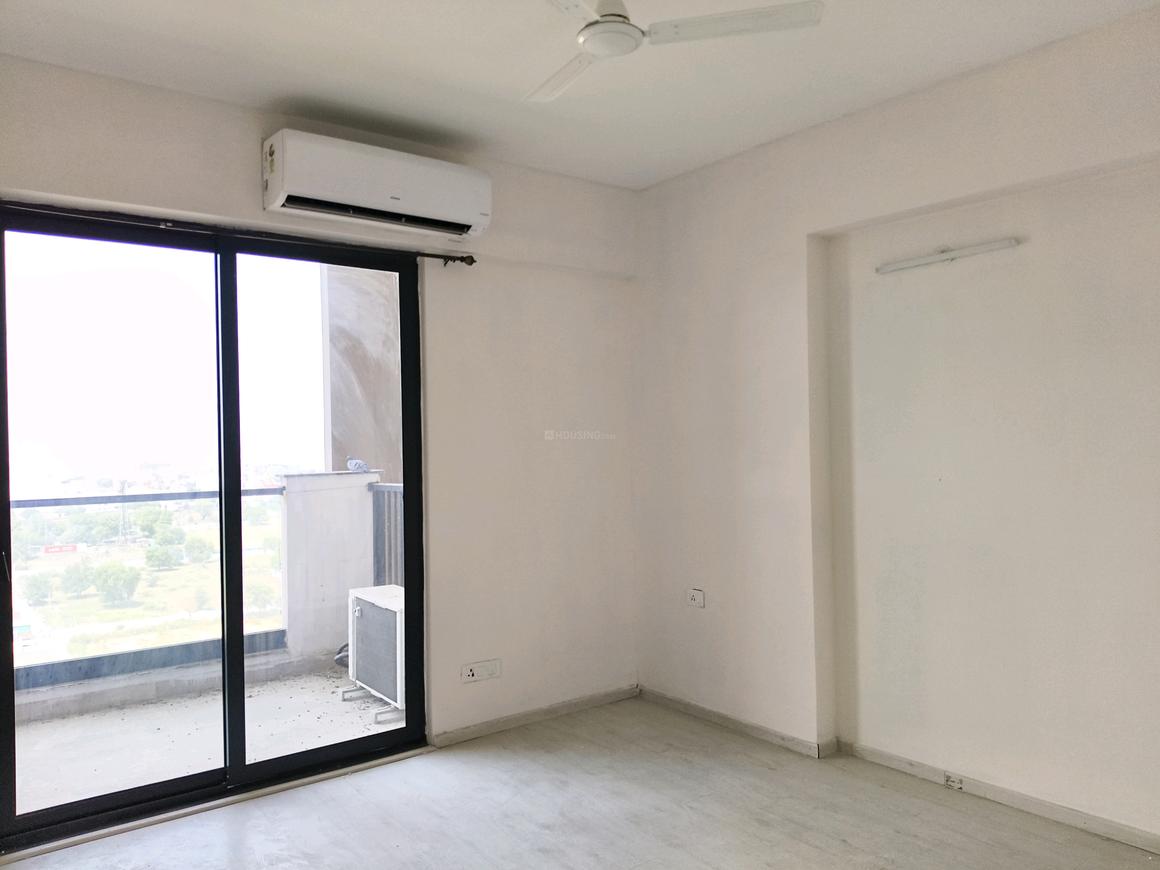 2 BHK for rent in Southern Peripheral Road, Gurugram — unfurnished — 1400 sq.ft — M3M Skywalk