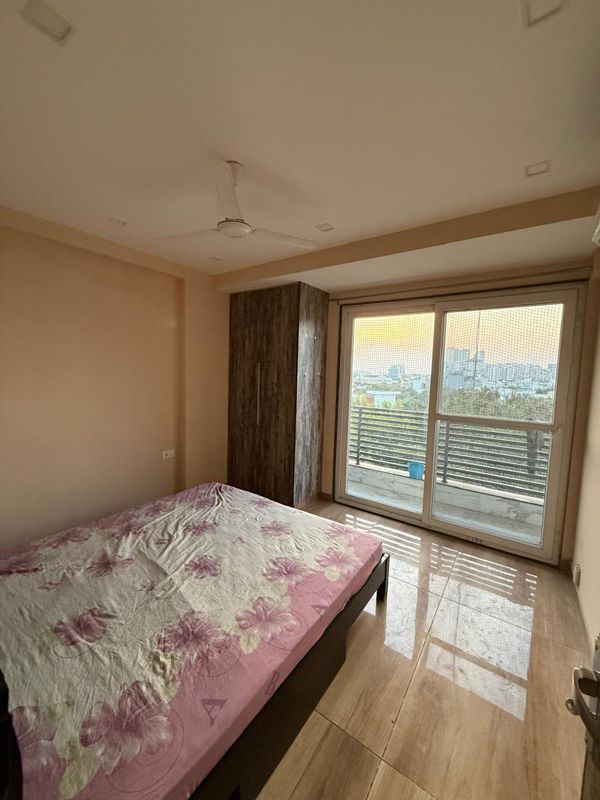 2 BHK for rent in Suncity, Gurugram — 950 sq.ft