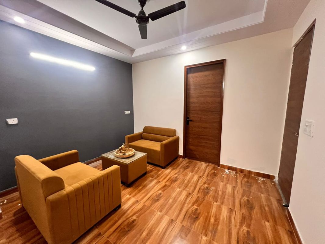 2 BHK for rent in Sushant Lok I, Gurugram — furnished — 1120 sq.ft