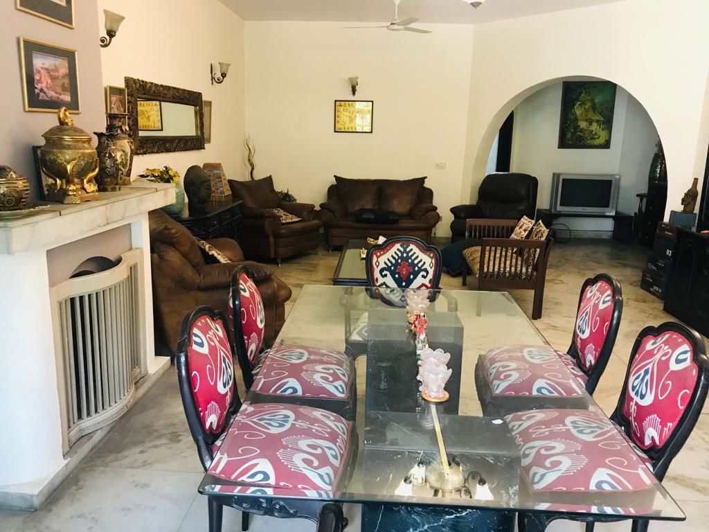 2 BHK for rent in Sushant Lok I, Gurugram — furnished — 130 sq.ft