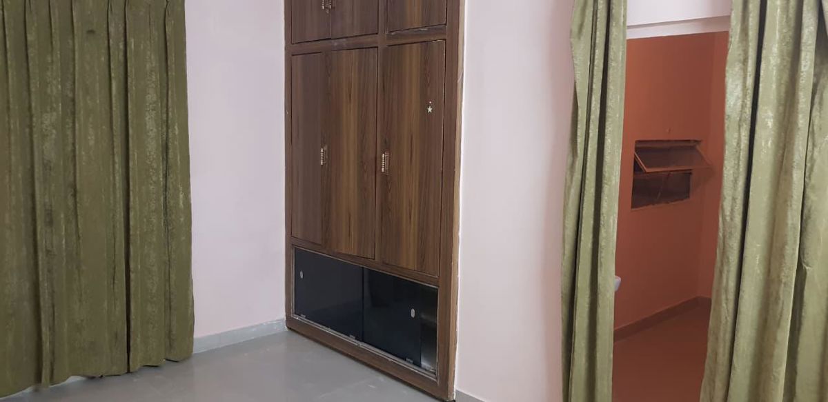 2 BHK for rent in Sushant Lok I, Gurugram — unfurnished — 300 sq.ft
