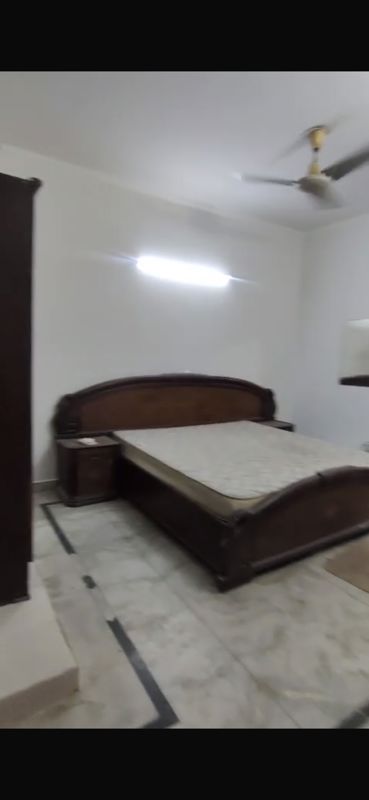 2 BHK for rent in Sushant Lok ii, Gurugram — furnished — 1000 sq.ft