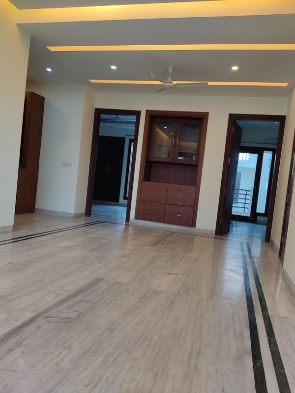 2 BHK for rent in Sushant Lok Iii, Gurugram — semi-furnished — 1600 sq.ft