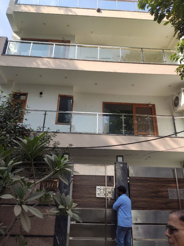 3 BHK for rent in Dlf City Phase 3, Gurugram — semi-furnished — 2000 sq.ft