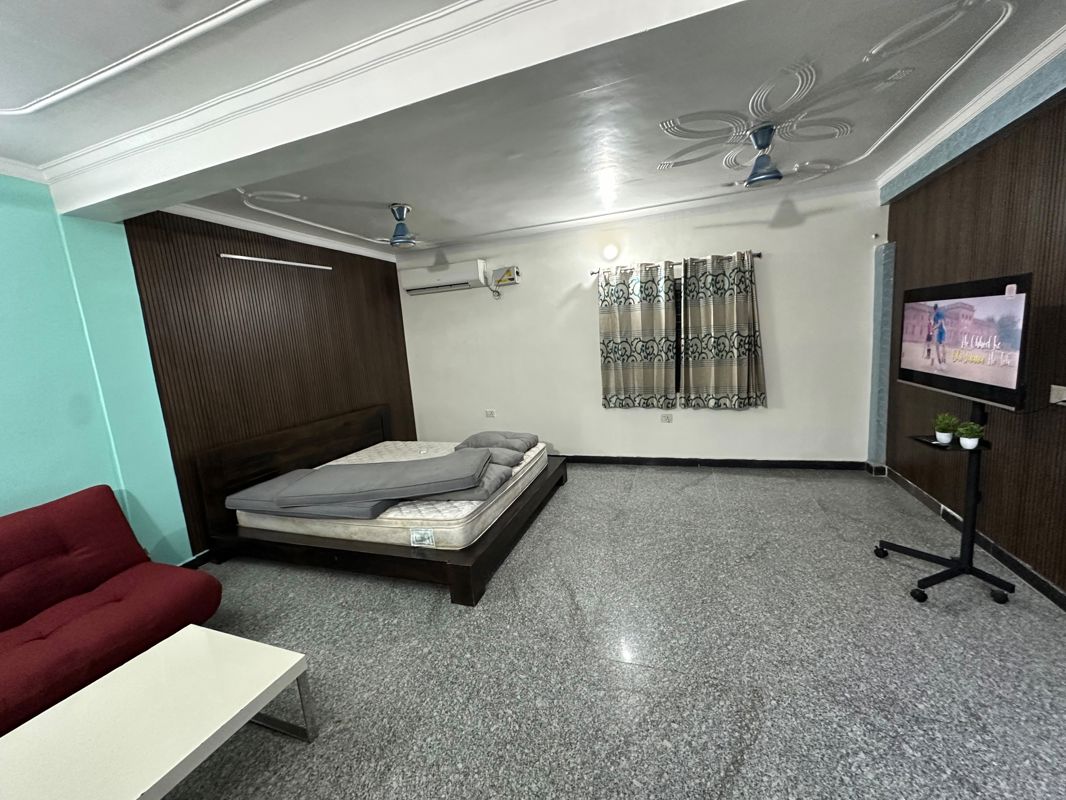 3 BHK for rent in Dlf Cyber City, Gurugram — furnished — 1800 sq.ft