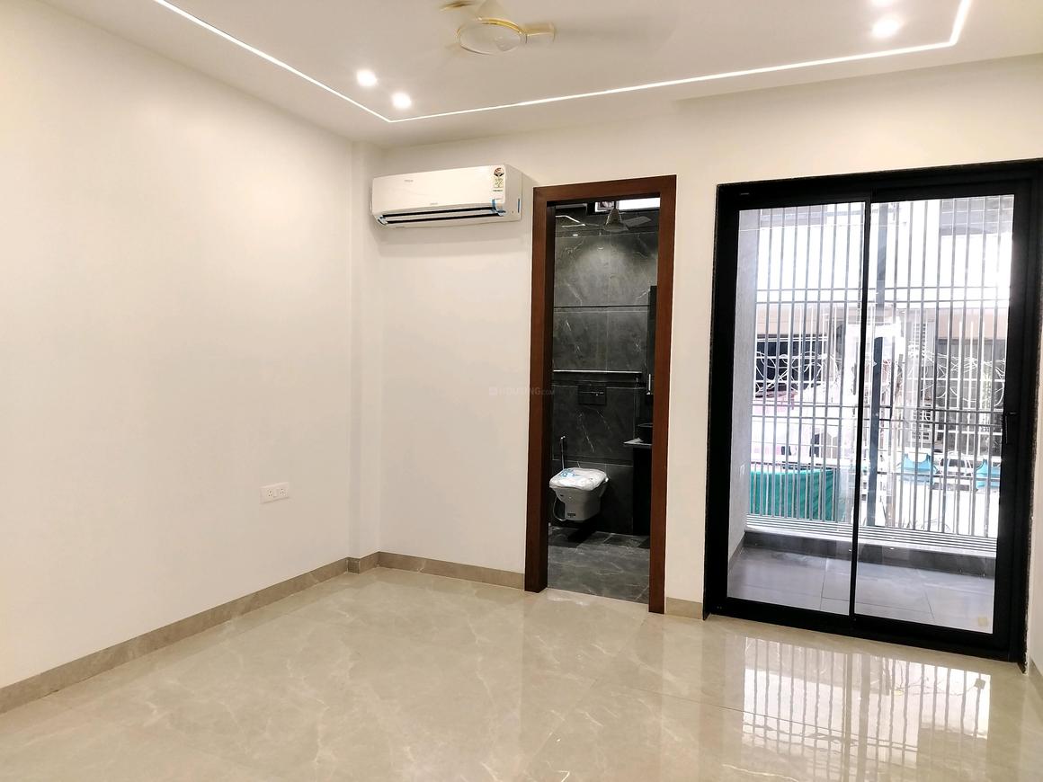 3 BHK for rent in DLF Phase 1, Gurugram — semi-furnished — 1953 sq.ft