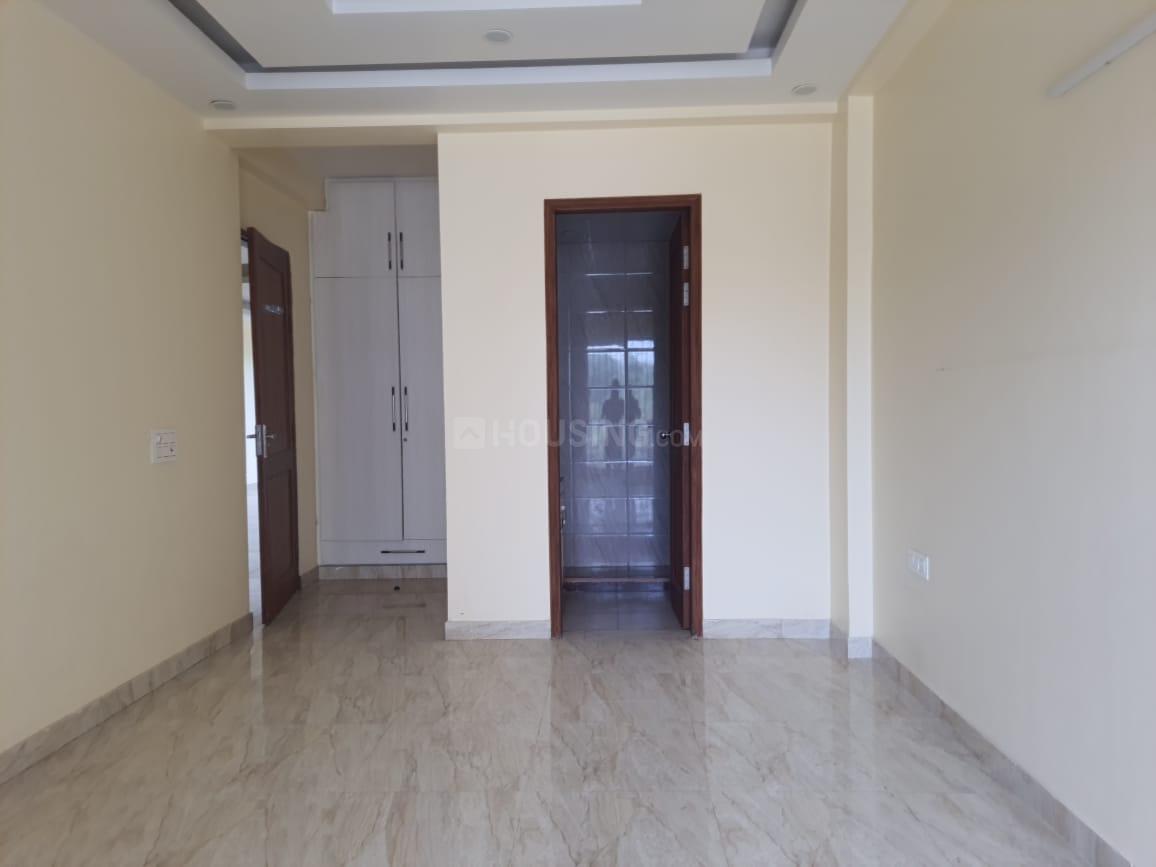 3 BHK for rent in DLF Phase 1, Gurugram — semi-furnished — 1800 sq.ft