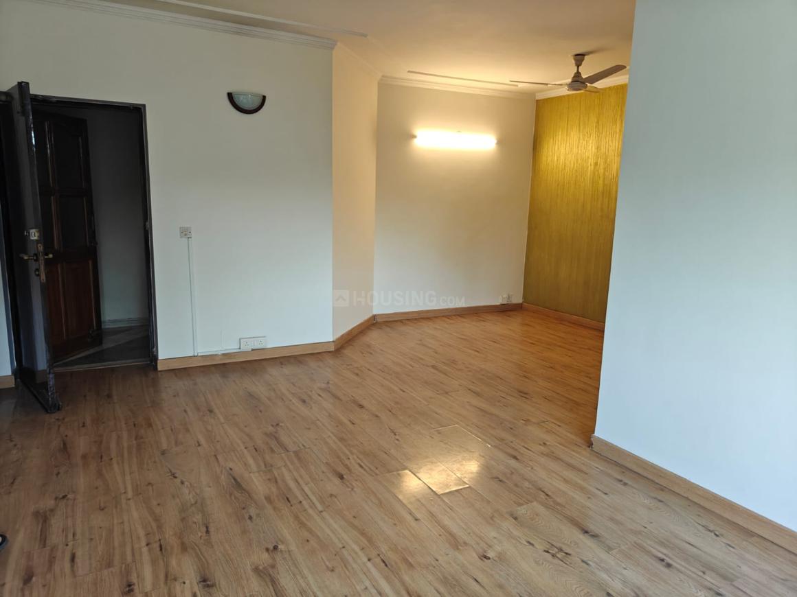 3 BHK for rent in DLF Phase 2, Gurugram — semi-furnished — 1366 sq.ft — DLF Oakwood Estate