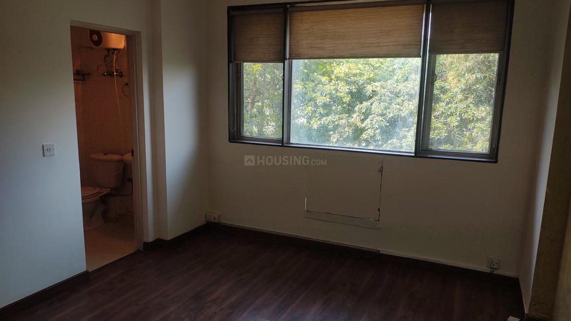 3 BHK for rent in DLF Phase 2, Gurugram — semi-furnished — 1500 sq.ft — DLF Oakwood Estate