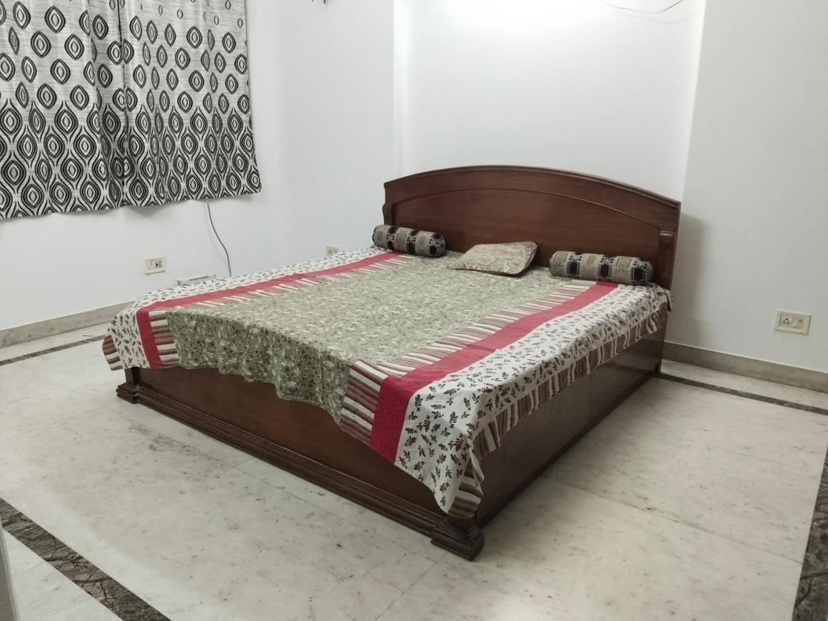 3 BHK for rent in DLF Phase 2, Gurugram — semi-furnished — 2300 sq.ft