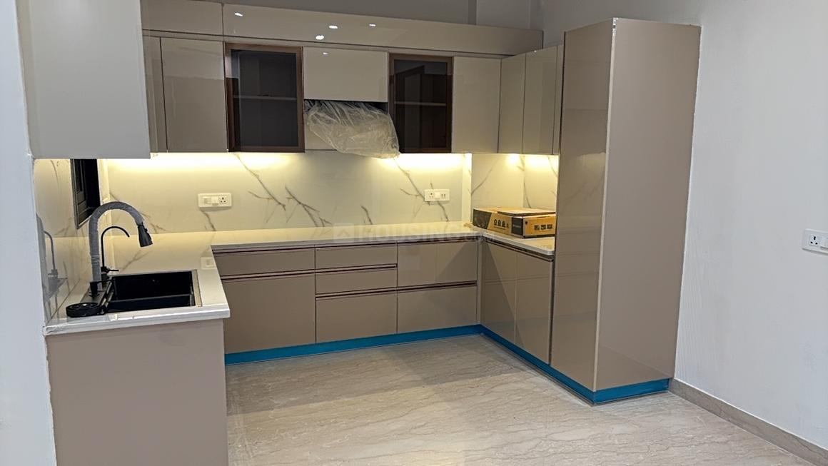 3 BHK for rent in DLF Phase 3, Gurugram — semi-furnished — 1500 sq.ft
