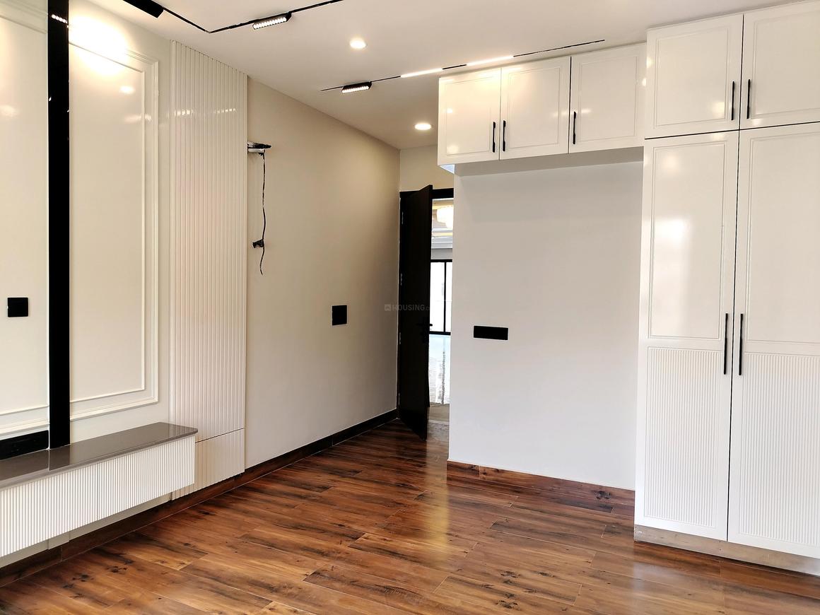 3 BHK for rent in DLF Phase 3, Gurugram — semi-furnished — 2244 sq.ft — DLF Independent Floors At Dlf City Phase III