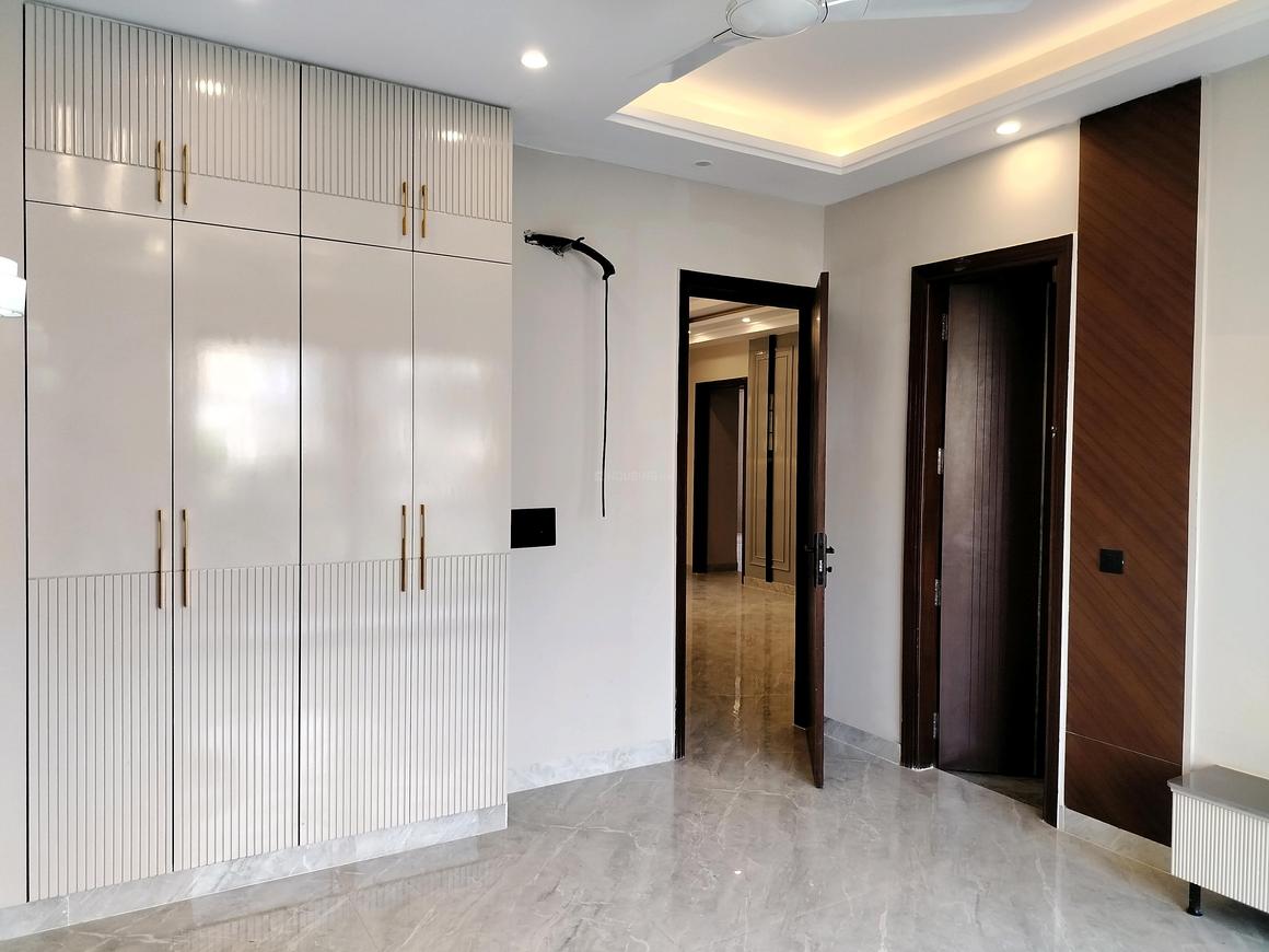 3 BHK for rent in DLF Phase 3, Gurugram — semi-furnished — 2800 sq.ft
