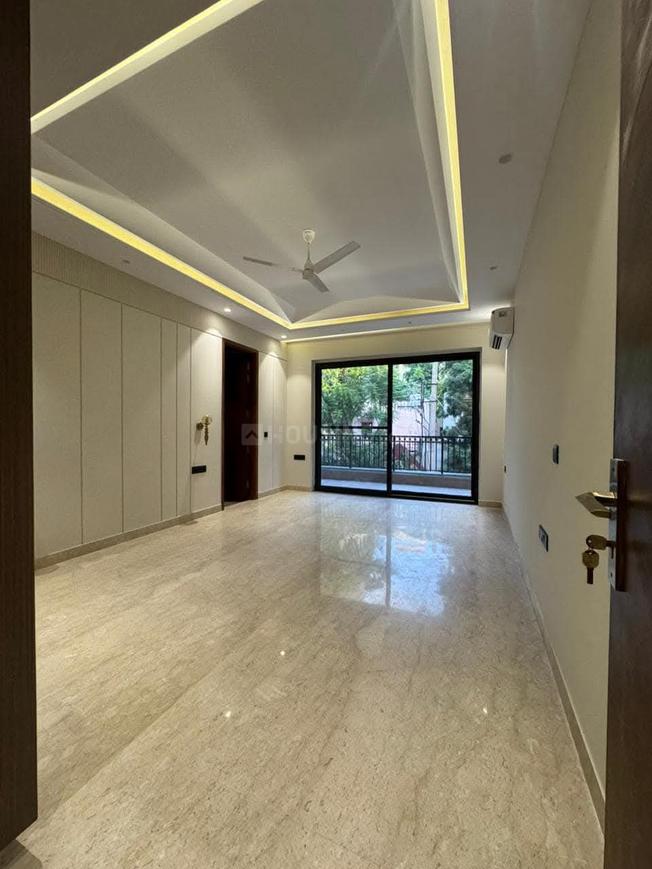 3 BHK for rent in DLF Phase 3, Gurugram — semi-furnished — 1856 sq.ft