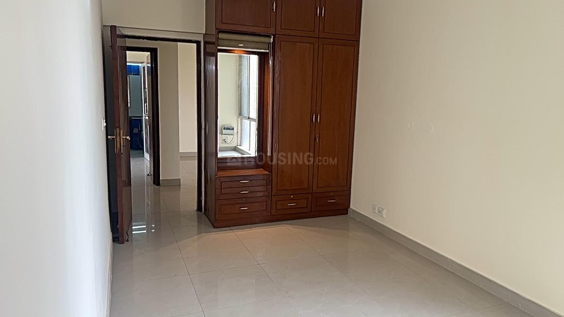 3 BHK for rent in DLF Phase 4, Gurugram — semi-furnished — 1777 sq.ft — DLF Regency Park II