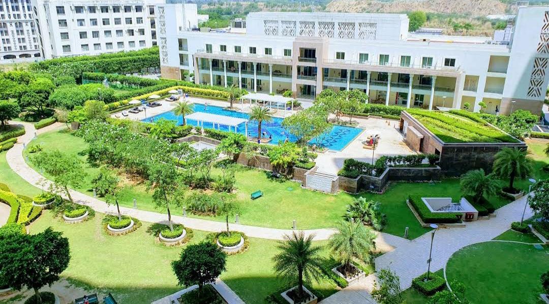 3 BHK for rent in DLF Phase 5, Gurugram — semi-furnished — 2000 sq.ft — DLF Park Place