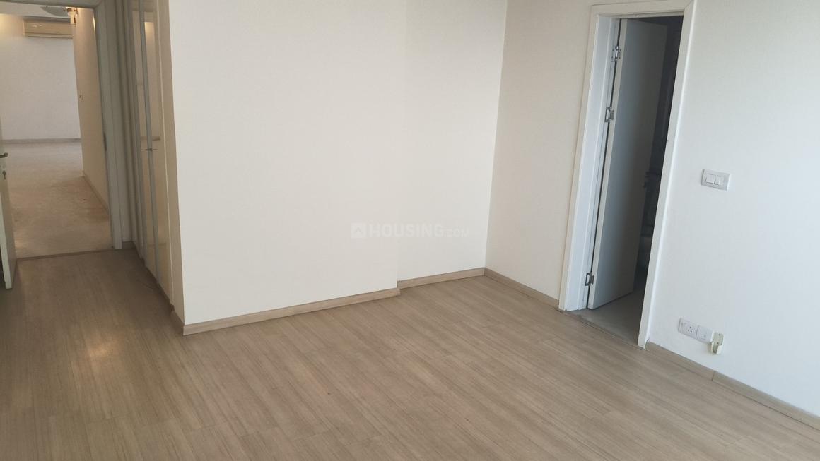 3 BHK for rent in DLF Phase 5, Gurugram — semi-furnished — 1950 sq.ft — DLF Park Place