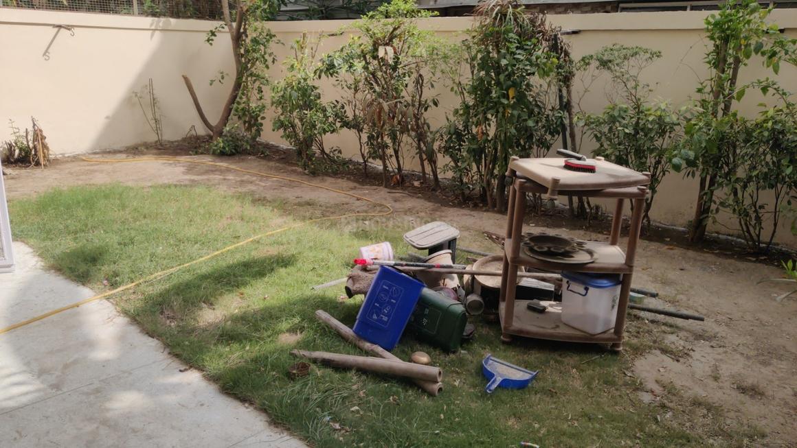 3 BHK for rent in DLF Phase 5, Gurugram — semi-furnished — 2000 sq.ft
