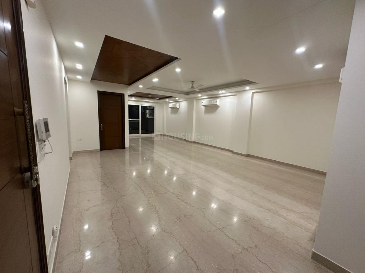 3 BHK for rent in DLF Phase 5, Gurugram — semi-furnished — 2600 sq.ft