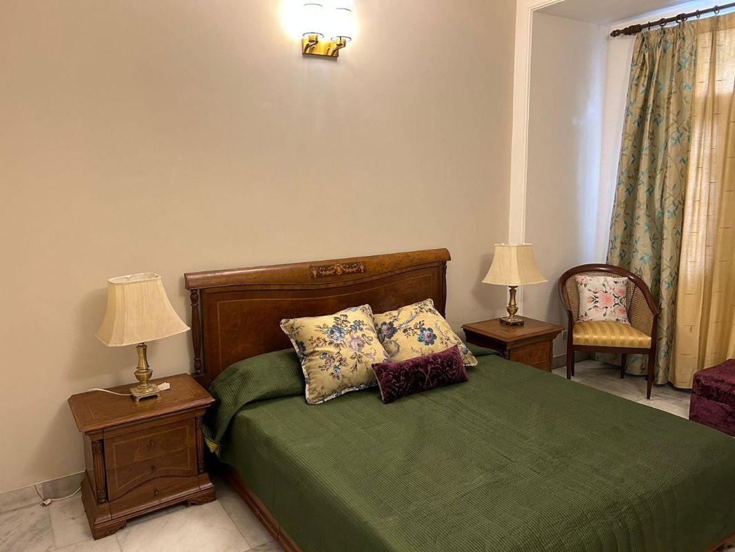 3 BHK for rent in Dlf Phase I, Gurugram — furnished — 500 sq.ft