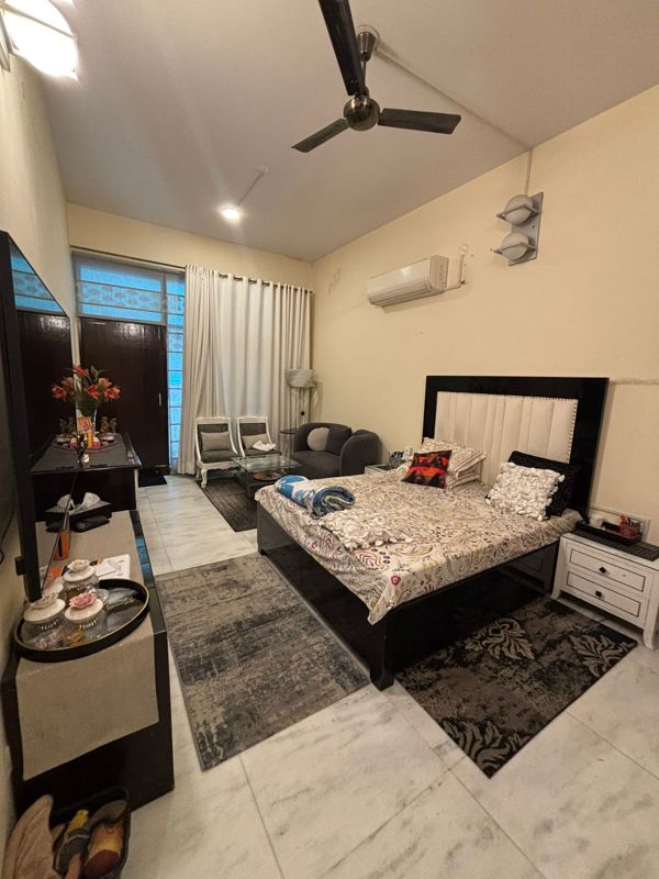 3 BHK for rent in Dlf Phase I, Gurugram — semi-furnished — 2100 sq.ft