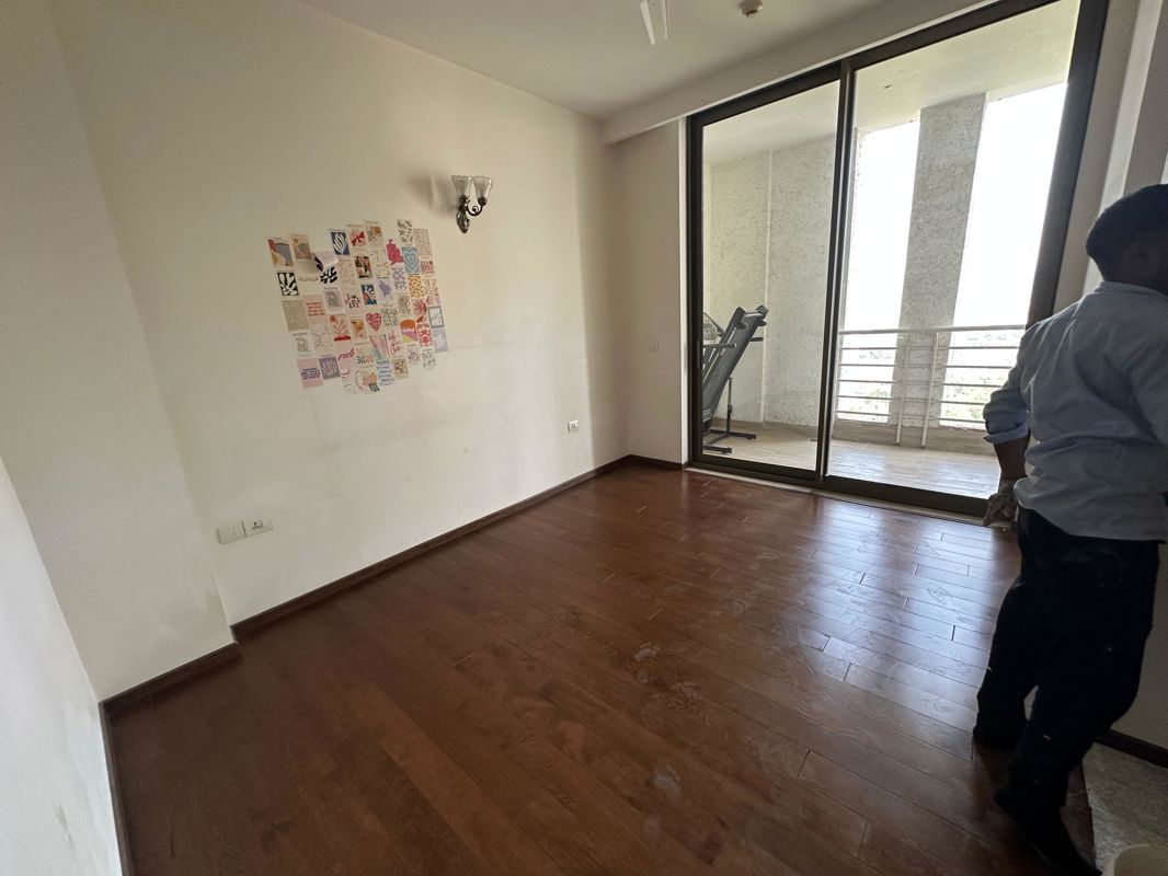 3 BHK for rent in Dlf Phase ii, Gurugram — unfurnished — 3800 sq.ft — DLF Oakwood Estate
