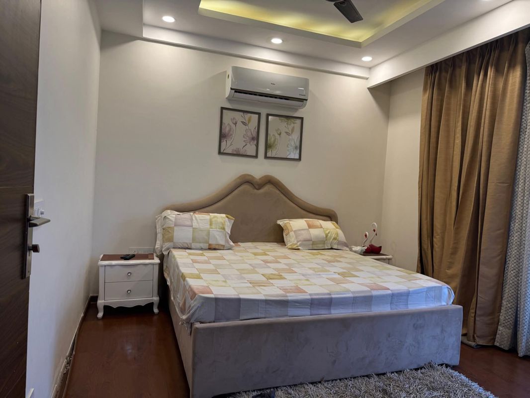 3 BHK for rent in Dlf Phase ii, Gurugram — furnished — 1742 sq.ft — DLF Oakwood Estate