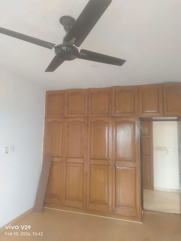 3 BHK for rent in Dlf Phase ii, Gurugram — semi-furnished — 1500 sq.ft — DLF Building 10