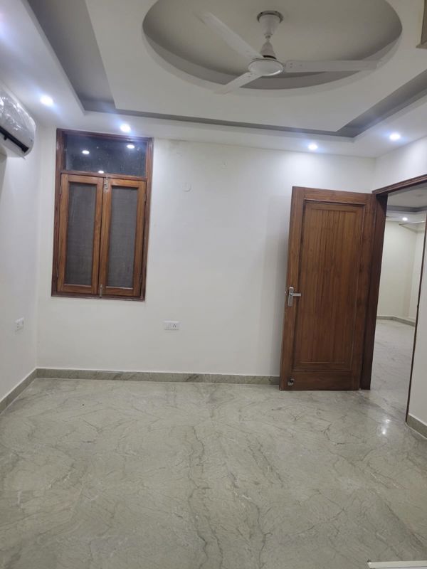 3 BHK for rent in Dlf Phase iv, Gurugram — semi-furnished — 270 sq.ft — DLF City Phase IV
