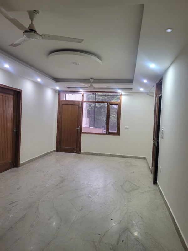 3 BHK for rent in Dlf Phase iv, Gurugram — semi-furnished — 2200 sq.ft — DLF City Phase IV