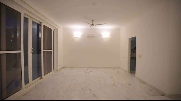 3 BHK for rent in Dlf Phase iv, Gurugram — semi-furnished — 2000 sq.ft — DLF City Phase IV