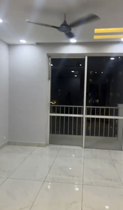3 BHK for rent in Dlf Phase V, Gurugram — semi-furnished — 1377 sq.ft — DLF The Carlton Estate