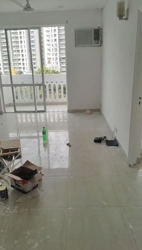 3 BHK for rent in Dlf Phase V, Gurugram — semi-furnished — 1377 sq.ft — DLF The Carlton Estate