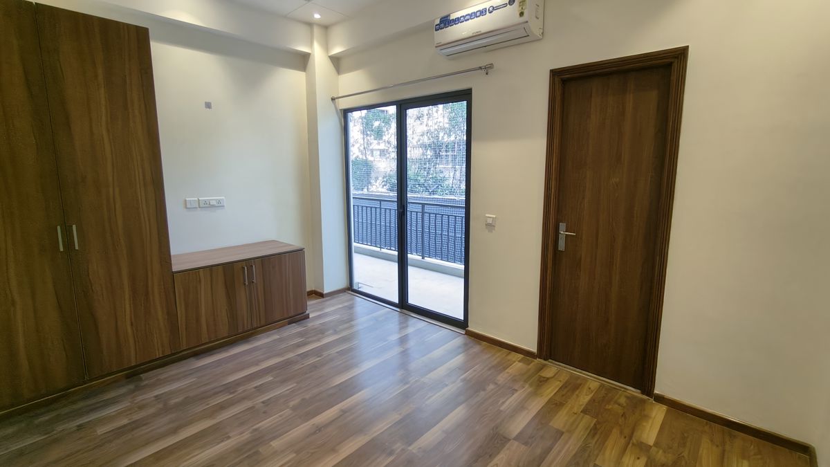 3 BHK for rent in Gwal Pahari, Gurugram — semi-furnished — 1430 sq.ft — Suncity Vatsal Valley