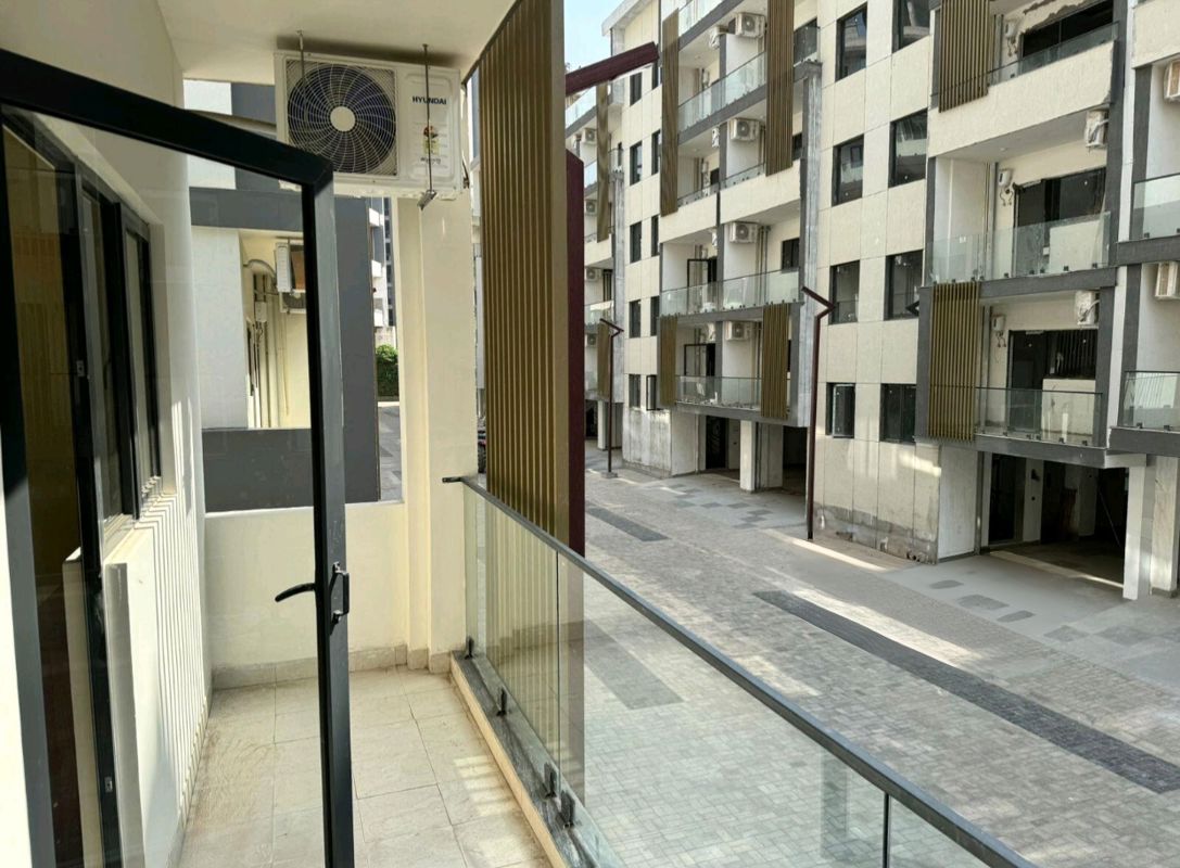 3 BHK for rent in Gwal Pahari, Gurugram — semi-furnished — 770 sq.ft — Suncity Vatsal Valley