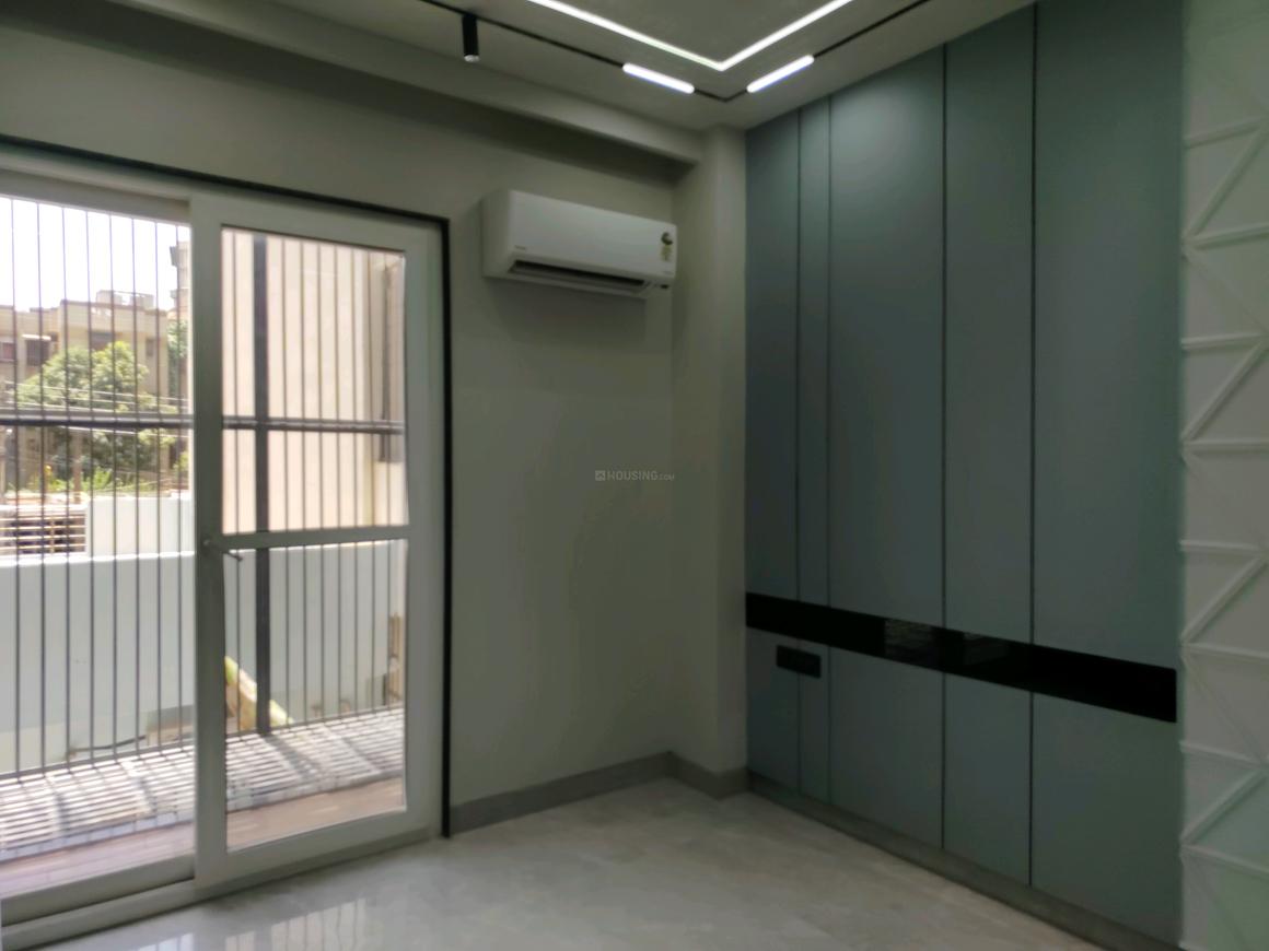 3 BHK for rent in Kadarpur, Gurugram — semi-furnished — 1280 sq.ft — Signature Global City 63A