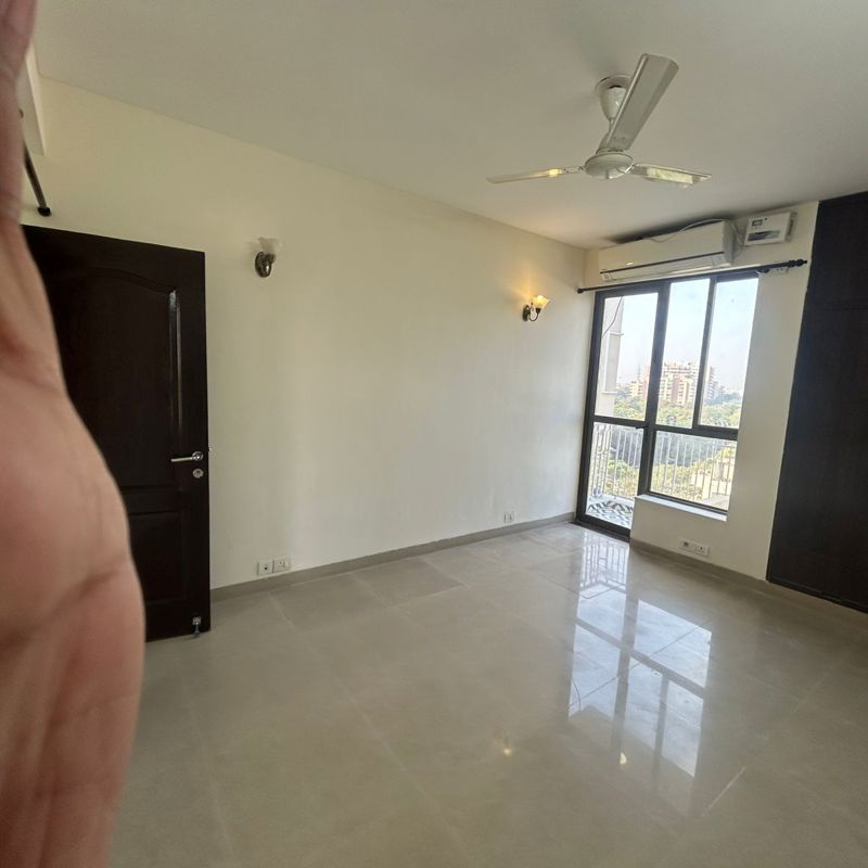 3 BHK for rent in Malibu Town, Gurugram — semi-furnished — 1355 sq.ft — Unitech Uniworld Gardens 2