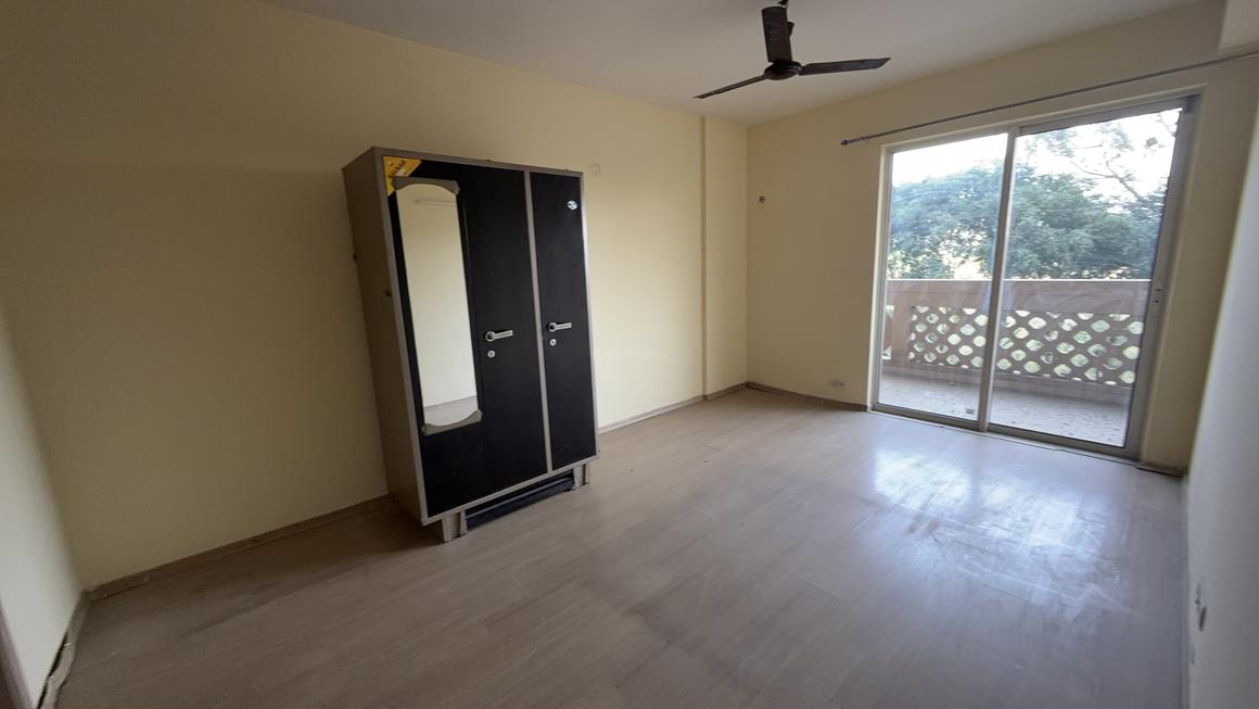 3 BHK for rent in Manesar, Gurugram — semi-furnished — 1700 sq.ft — DLF Express Greens