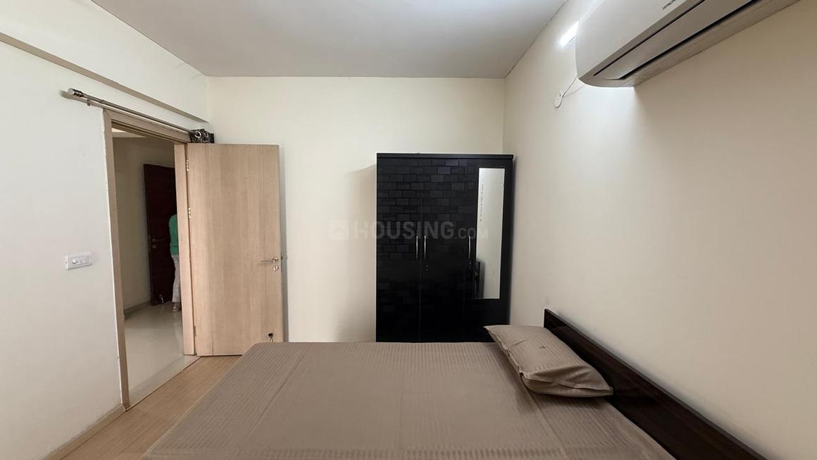 3 BHK for rent in Manesar, Gurugram — 1650 sq.ft — DLF Express Greens