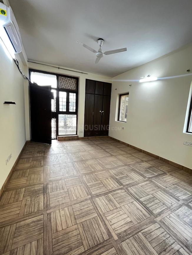 3 BHK for rent in Mayfield Garden, Gurugram — semi-furnished — 2700 sq.ft