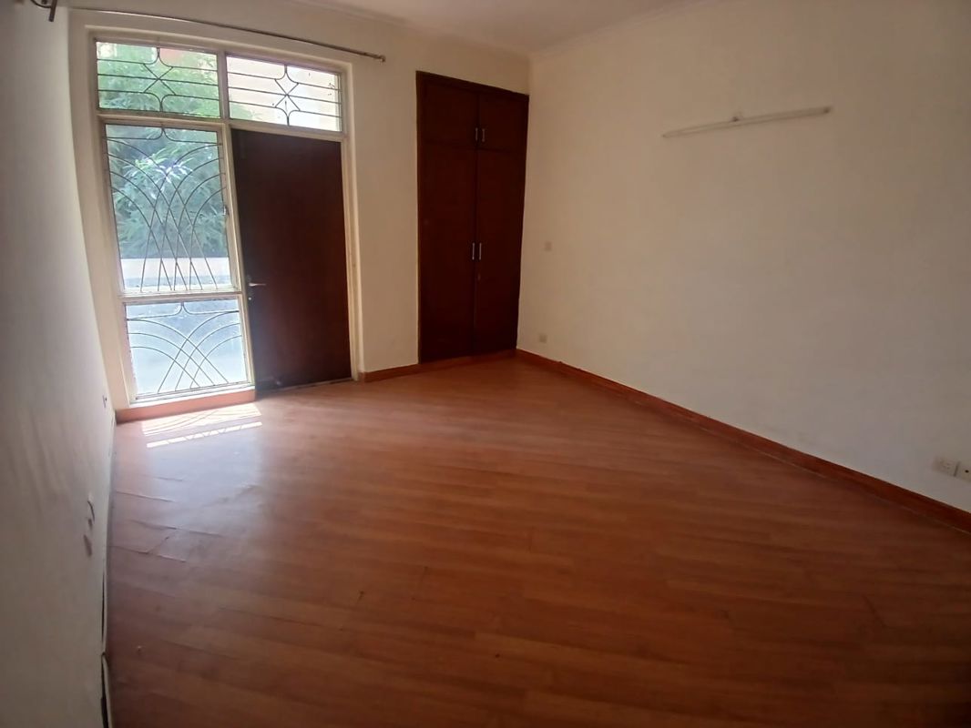 3 BHK for rent in Mg Road, Gurugram — semi-furnished — 1700 sq.ft — Parsvnath Arcadia