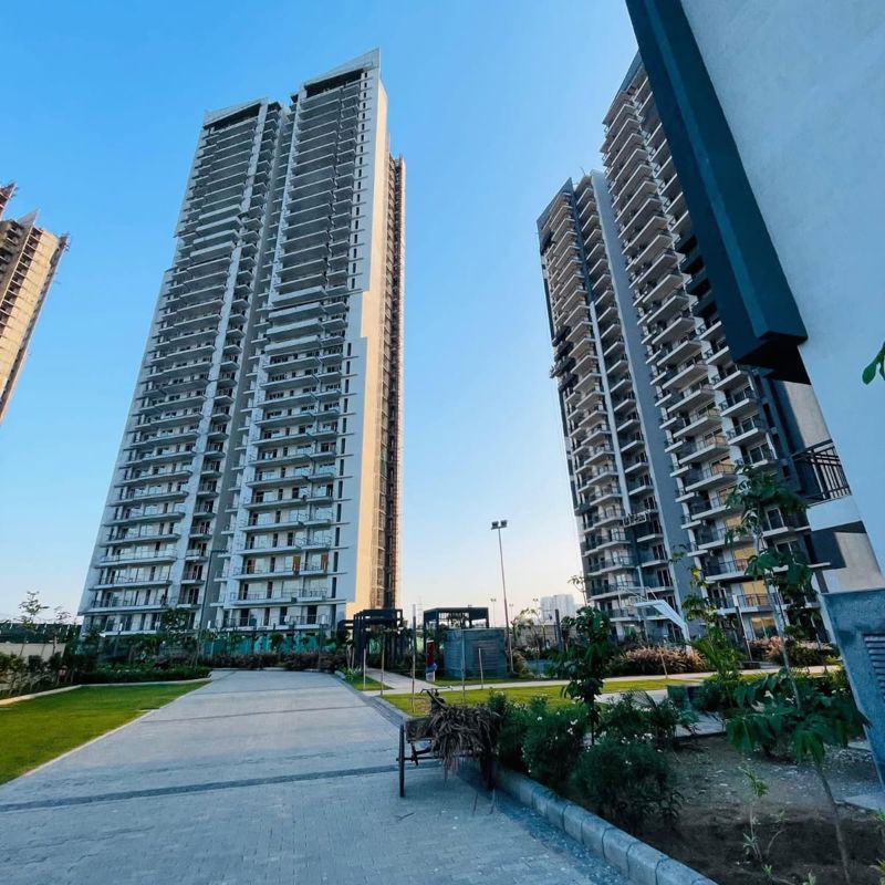 3 BHK for rent in Mohammad Heri Village, Gurugram — semi-furnished — 2002 sq.ft — Godrej Meridien
