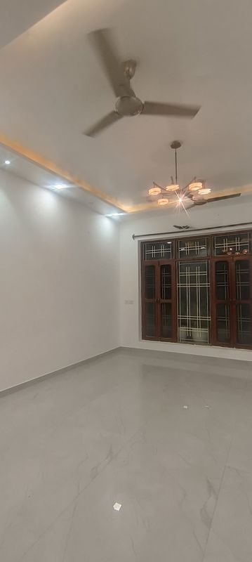 3 BHK for rent in Old Dlf, Gurugram — semi-furnished — 1800 sq.ft