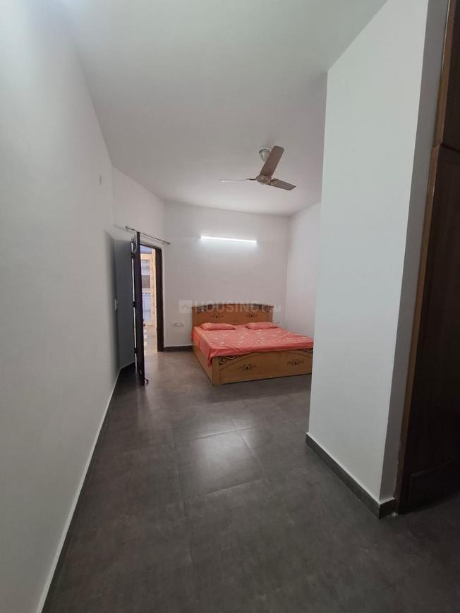 3 BHK for rent in Palam Vihar, Gurugram — semi-furnished — 1900 sq.ft