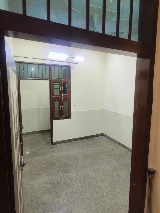 3 BHK for rent in Rajiv Nagar West, Gurugram — semi-furnished — 1000 sq.ft